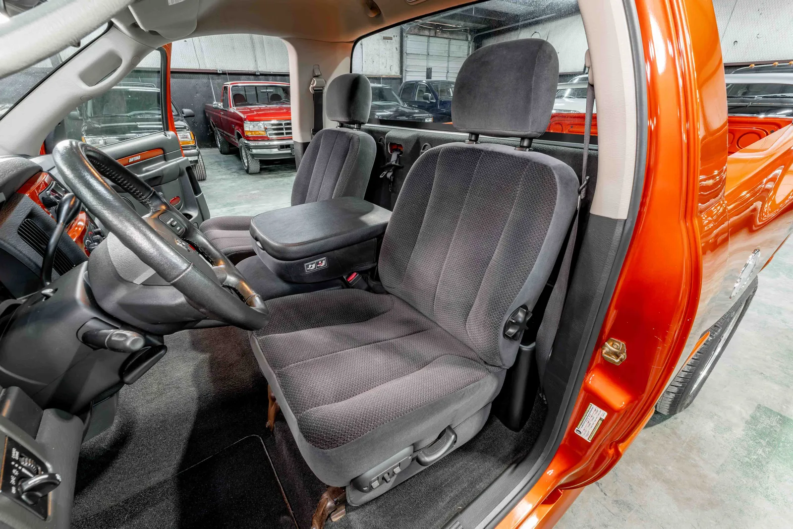 One Owner 2005-Dodge-Ram1500-TangerineMetallic-1D7HA16D35J627475--45.jpg